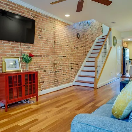 Quaint Baltimore Townhouse About 1 Mi To Inner Harbor!